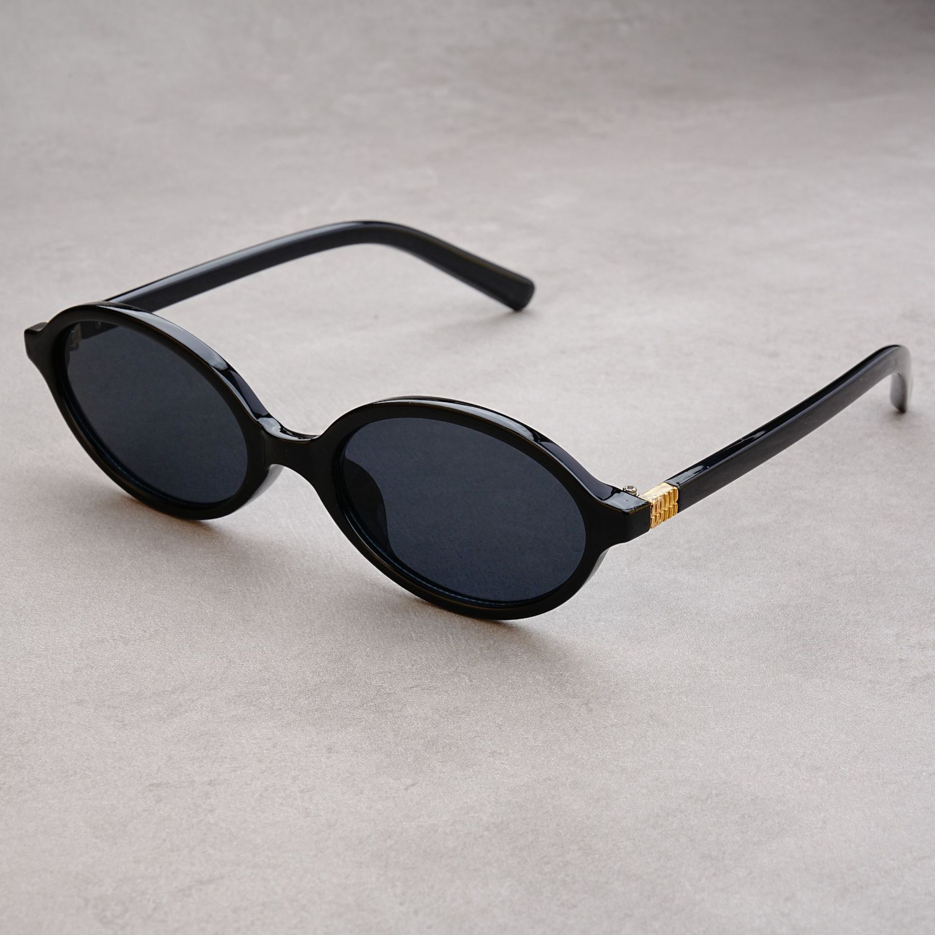New Oval sunglasses For women  - Women'S Fashion Glasses With Clear Lenses 评论和价格